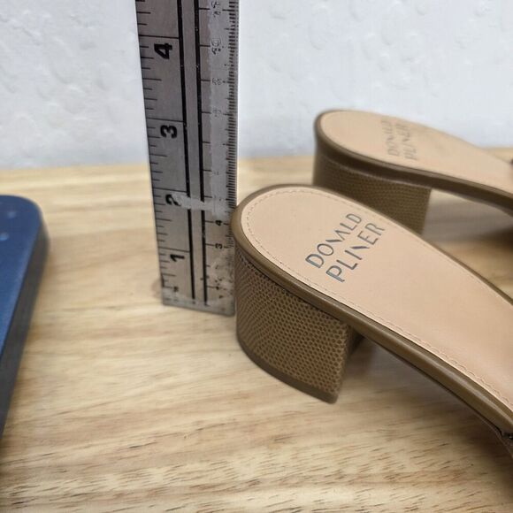 Donald Pliner Naia Embossed Heeled Slide Sandal Women's Tan Size US 8.5M - Picture 7 of 8